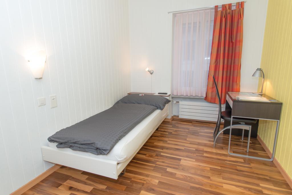 Hotel Rotes Haus Brugg  Habitación foto